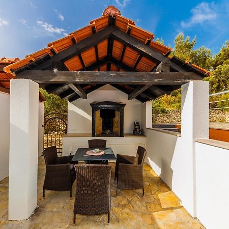 Apartment Maestral Сутиван Екстериор снимка