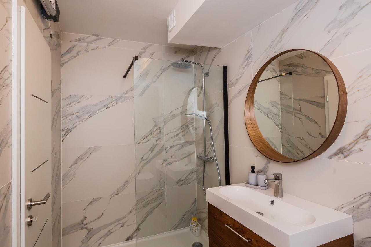 Apartment Maestral Сутиван Екстериор снимка