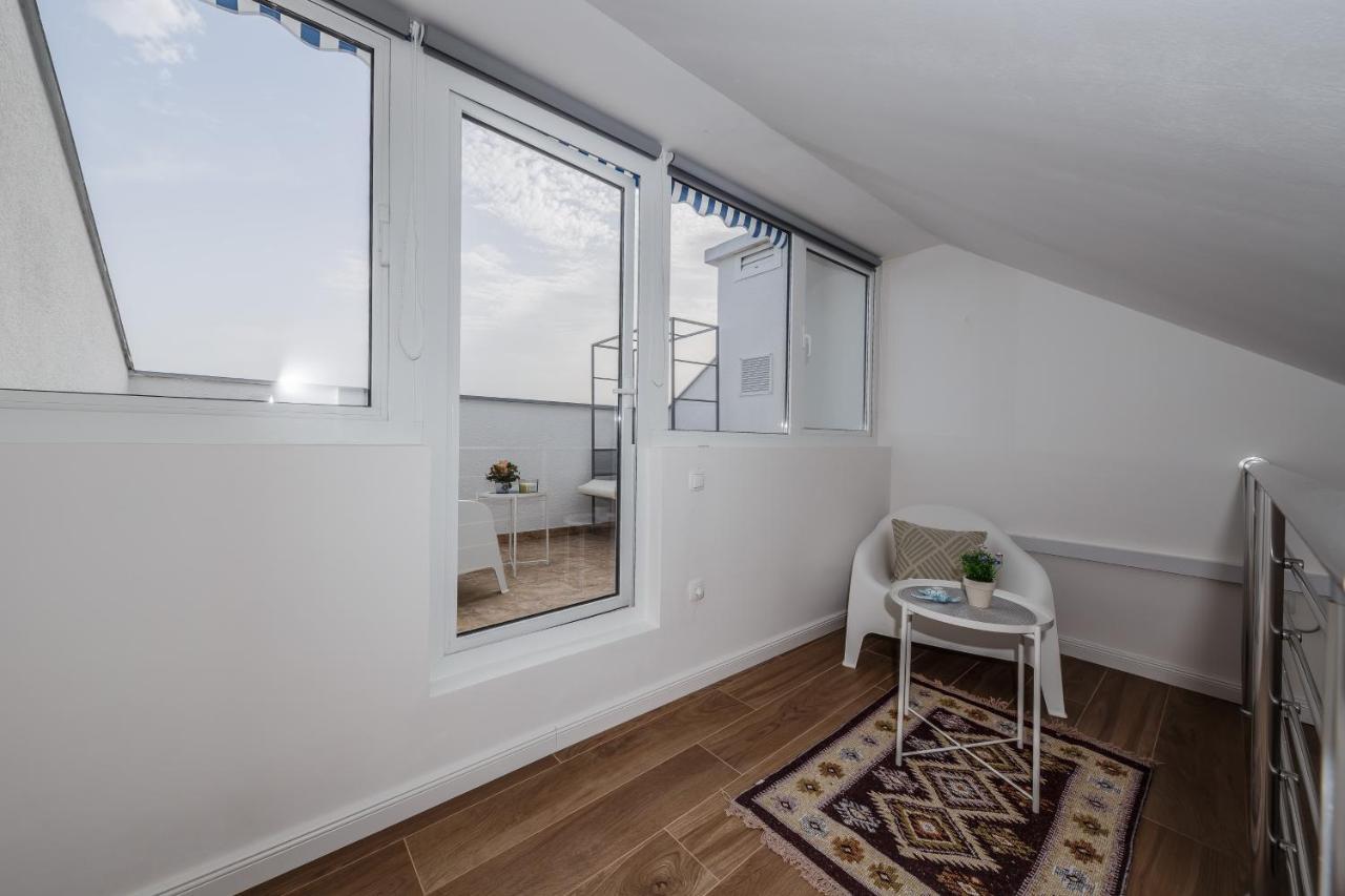 Apartment Maestral Сутиван Екстериор снимка