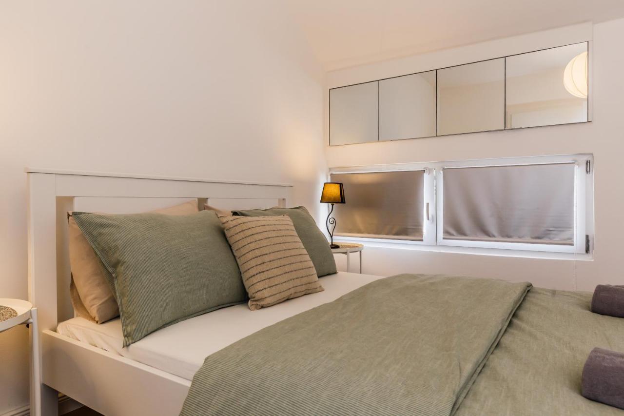 Apartment Maestral Сутиван Екстериор снимка