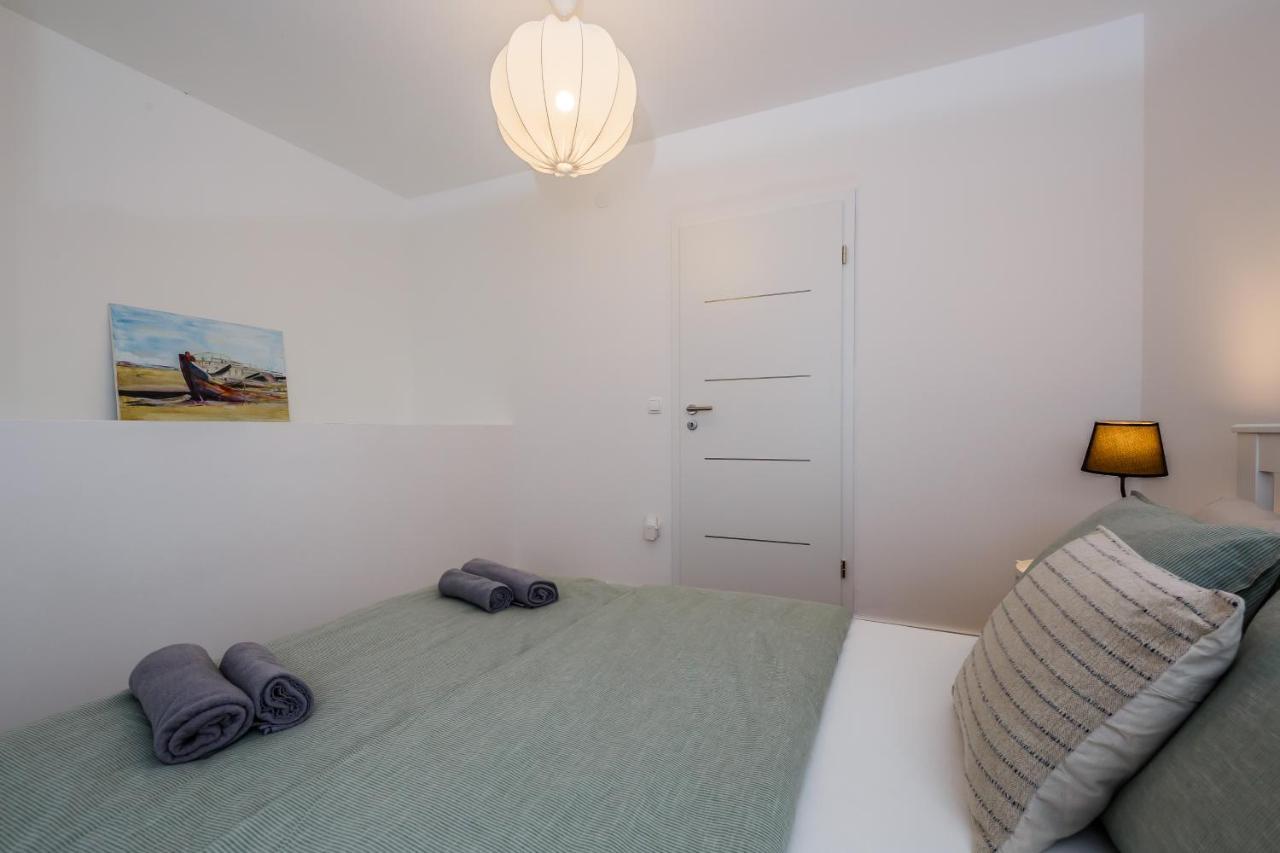 Apartment Maestral Сутиван Екстериор снимка