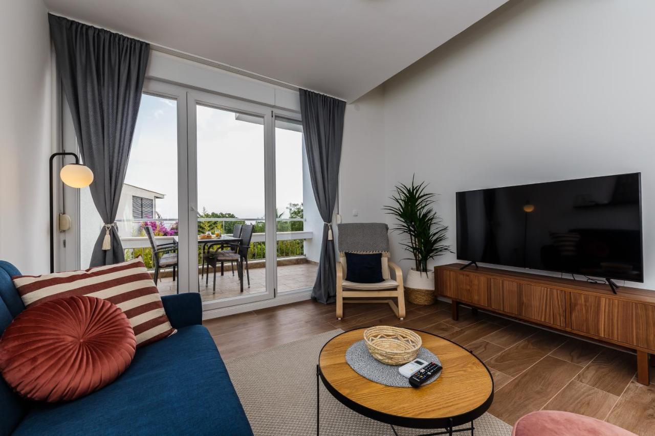Apartment Maestral Сутиван Екстериор снимка