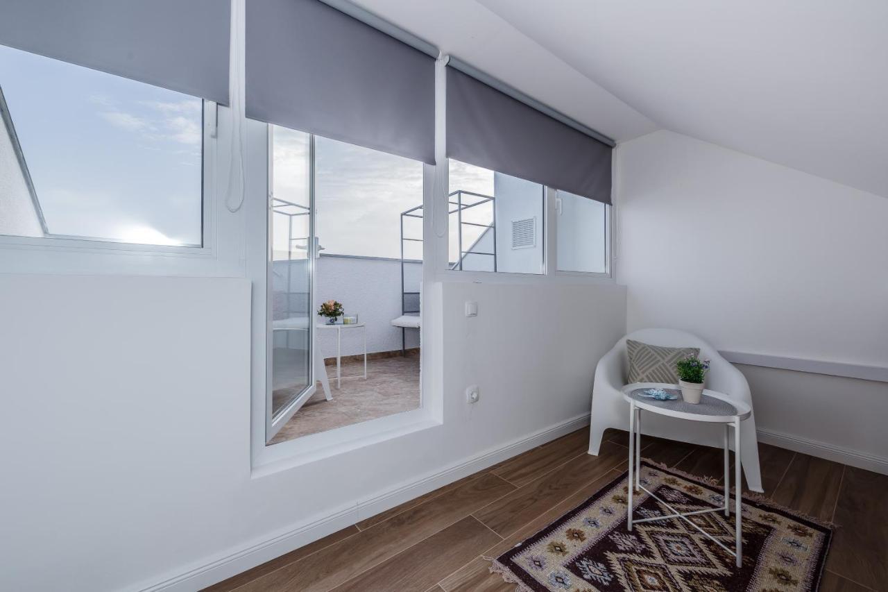 Apartment Maestral Сутиван Екстериор снимка