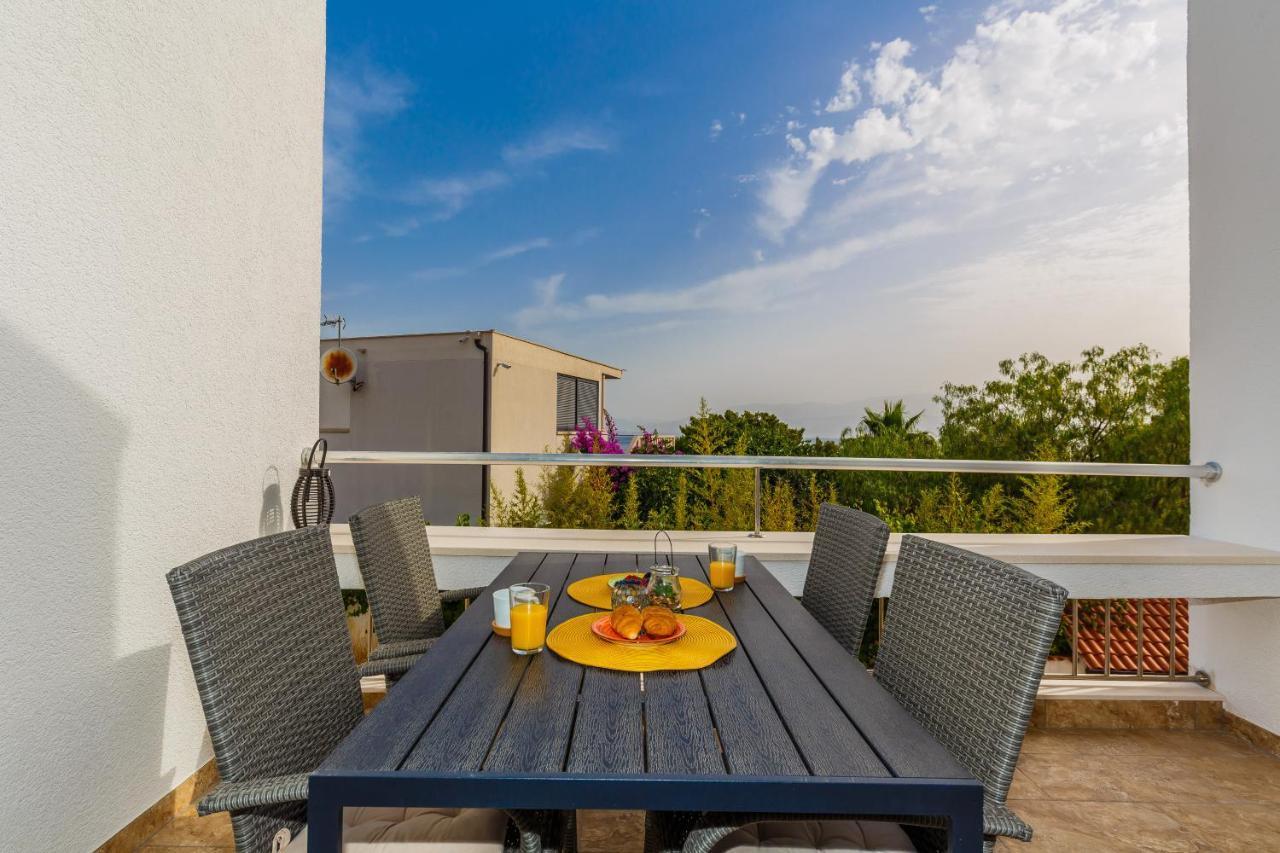 Apartment Maestral Сутиван Екстериор снимка