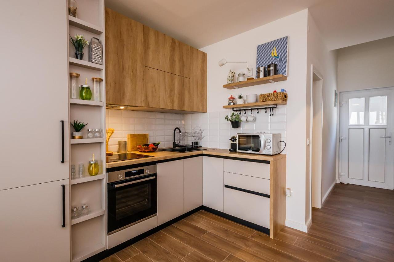 Apartment Maestral Сутиван Екстериор снимка