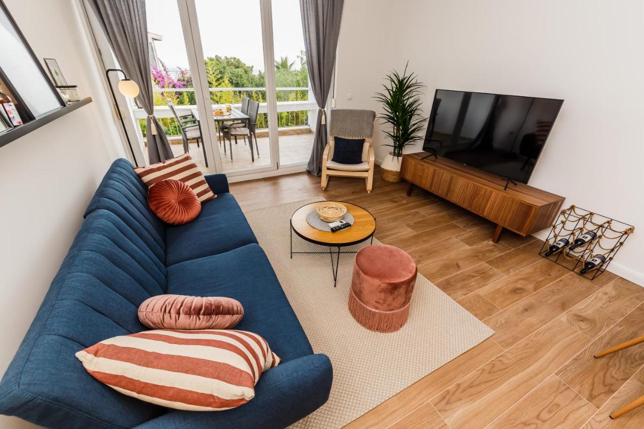 Apartment Maestral Сутиван Екстериор снимка
